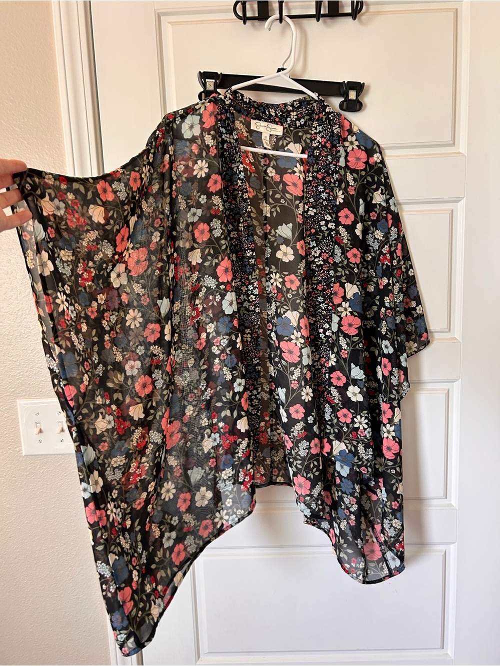Jessica Simpson Black Floral Maternity Kimono